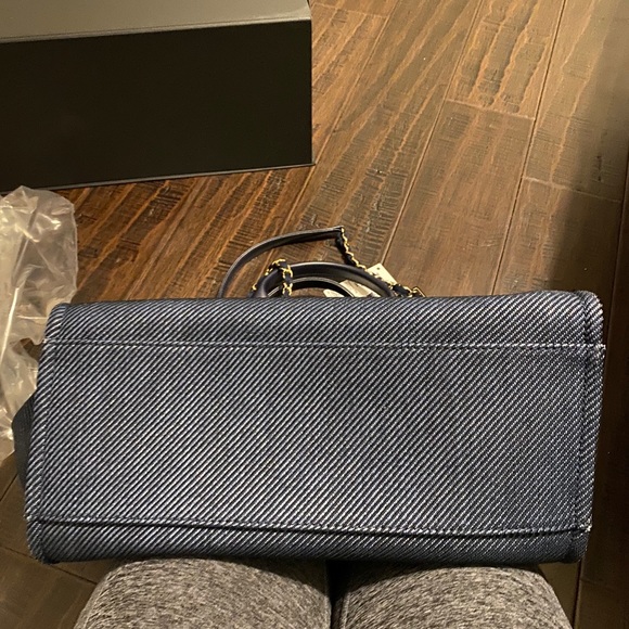 Large Chanel Shopping Tote - Picture 8 of 9